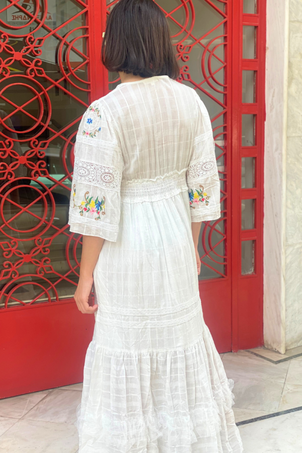 Maxi Drees Embroidered White
