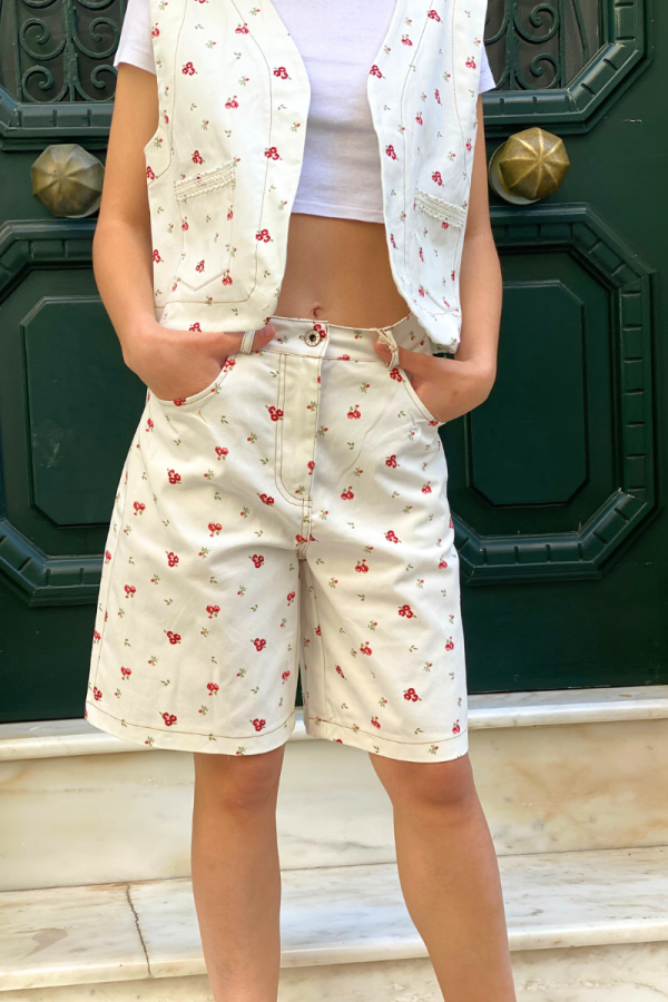 Jean Shorts Creme with Flower Embroideries