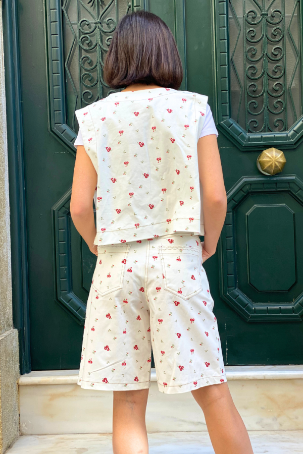 Jean Shorts Creme with Flower Embroideries