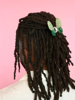 coucou-suzette-accessoire-accessory-cadeau-gift-tendance-mode-trendy-fashion-joli-jardin-lovely-garden-pince-cheveux-hair-claw-printemps-spring-papillon-butterfly-vert-green-porte