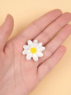 coucou-suzette-accessoire-accessory-cadeau-gift-tendance-mode-trendy-fashion-joli-jardin-lovely-garden-printemps-spring-broche-brooch-fleur-flower-paquerette-daisy-blanc-white1 (1)